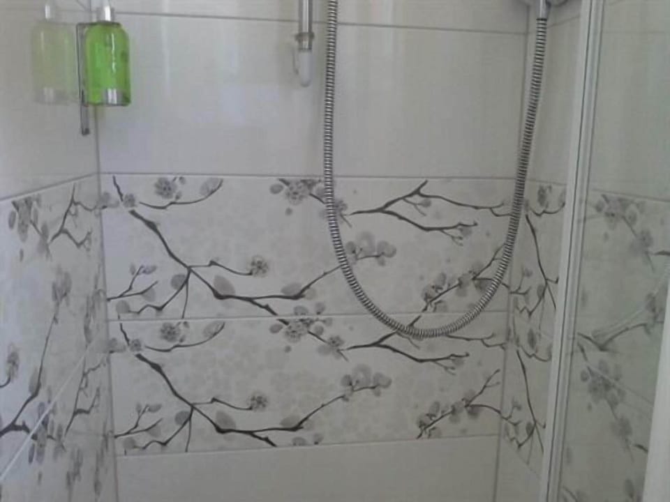 Triple Room, Private Bathroom | Bathroom | Free toiletries, soap