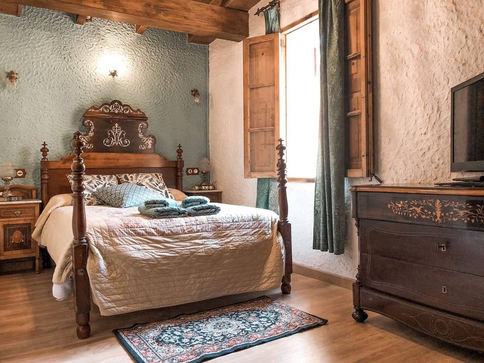 Standard Double Room | Iron/ironing board, free WiFi, bed sheets