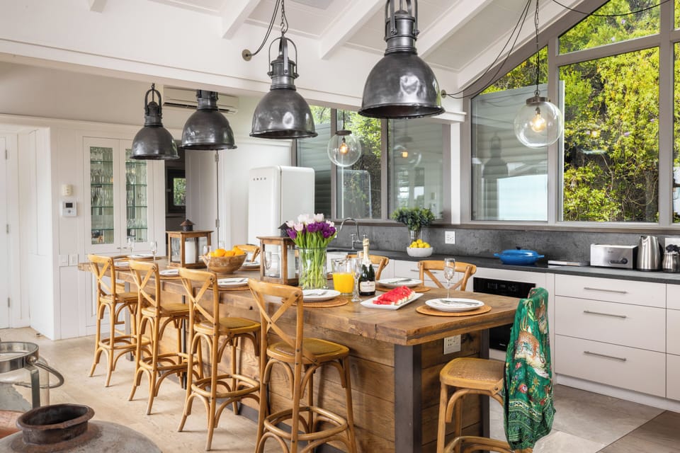 Luxury House, 4 Bedrooms | Private kitchen | Full-size fridge, microwave, oven, stovetop
