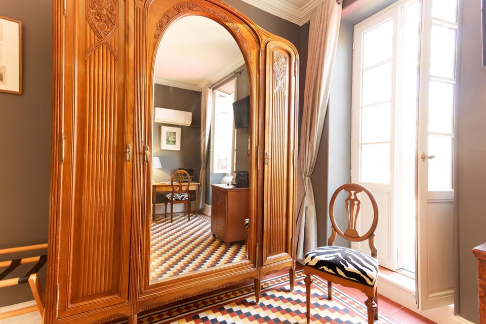 Premium Double Room, Ensuite (Ecrivain) | Premium bedding