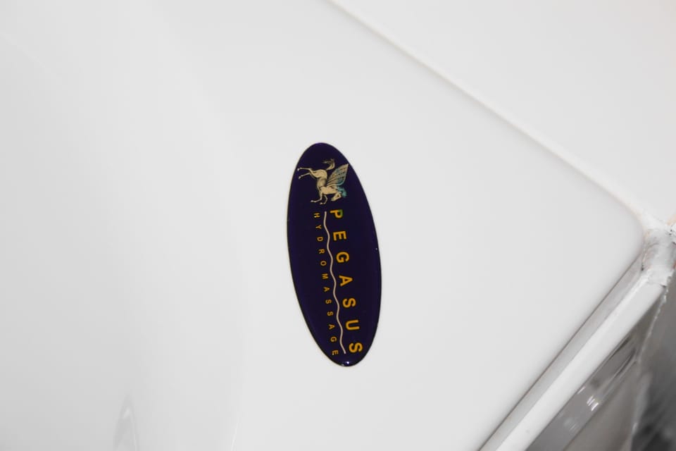 Superior Room, Sea View | Bathroom | Free toiletries, hair dryer, towels