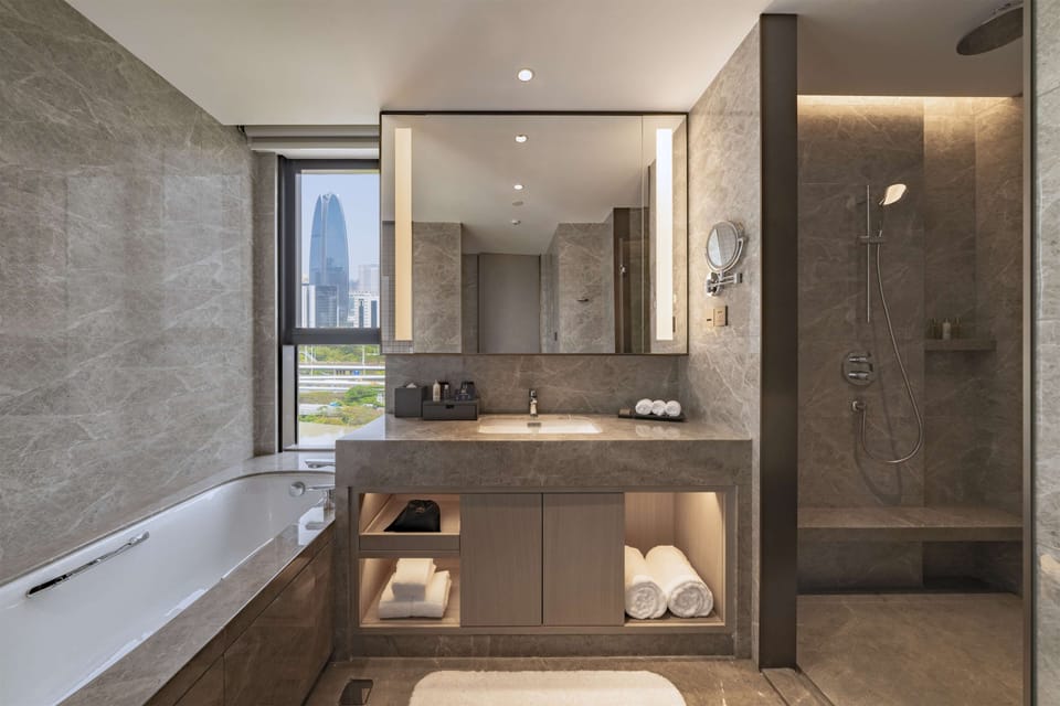 DoubleTree by Hilton Shenzhen Nanshan Hotel & Residences Hotel in Shenzhen