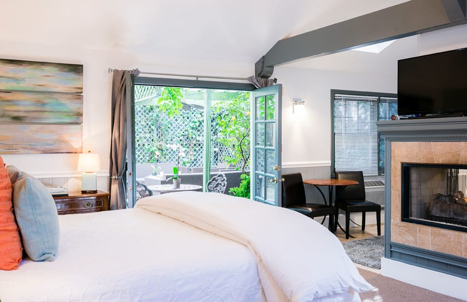 Egyptian cotton sheets, premium bedding, down comforters