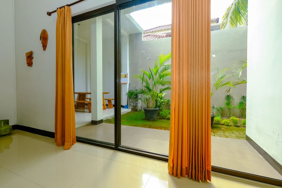 OYO 2284 Grand Villa Meninting Hotel in Batu Layar