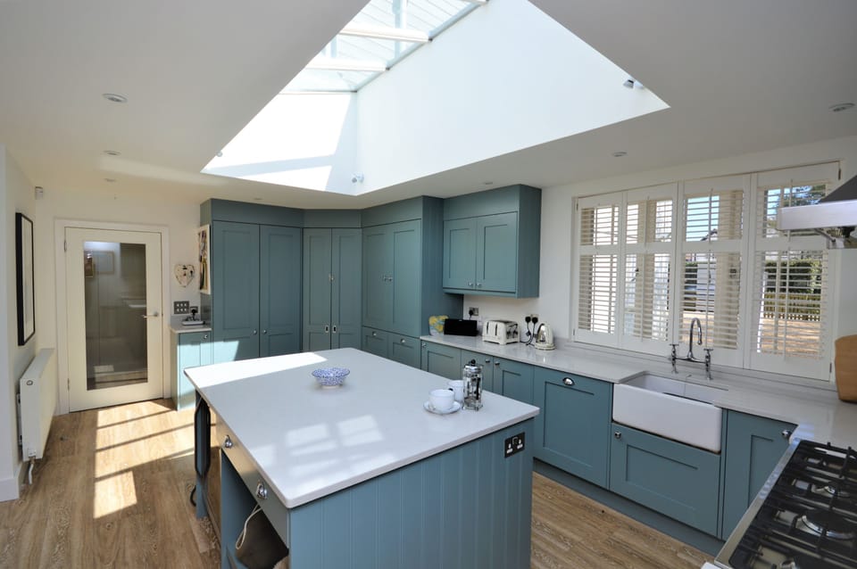 Cottage | Private kitchen | Fridge, microwave, oven, stovetop