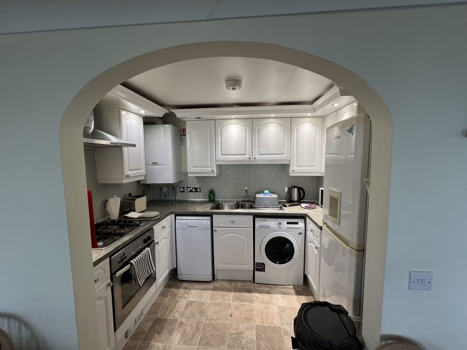 Cottage | Private kitchen | Oven, stovetop, dishwasher, highchair