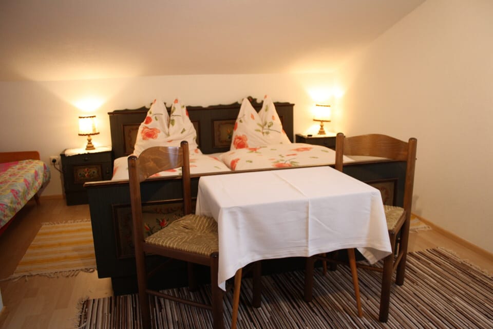 Apartment | 3 bedrooms, individually furnished, bed sheets