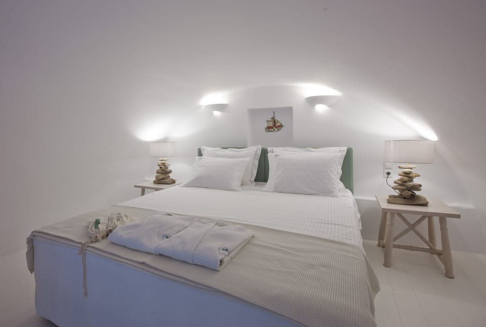 Egyptian cotton sheets, premium bedding, down comforters, pillowtop beds