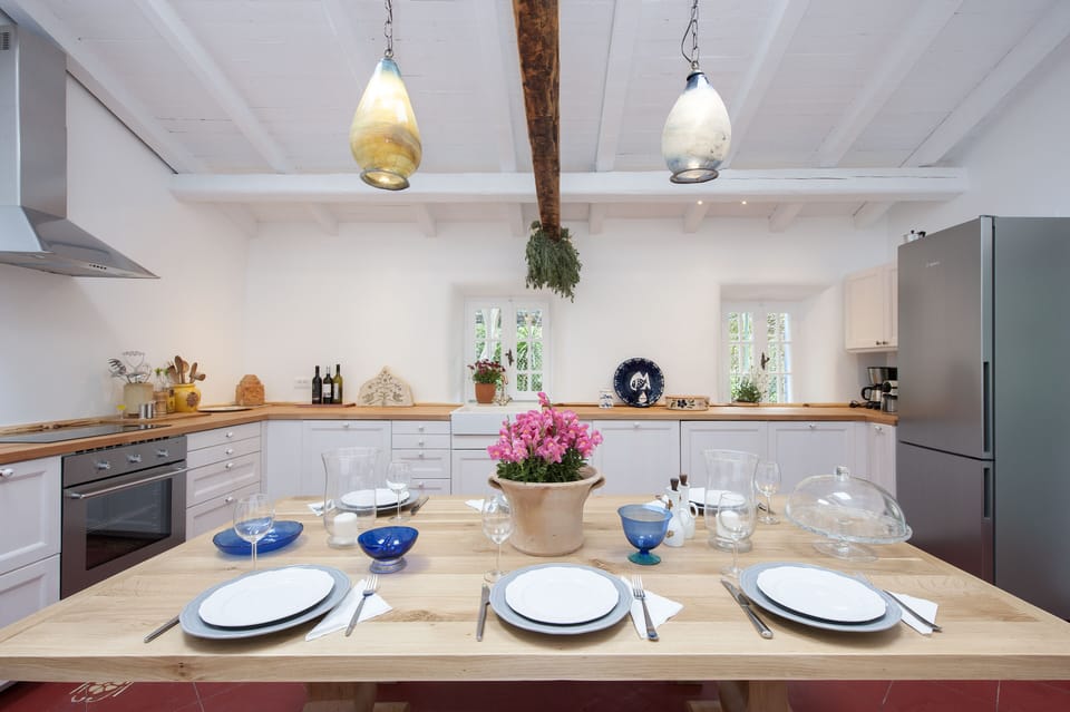 House, 3 Bedrooms | Private kitchen | Full-size fridge, microwave, oven, stovetop