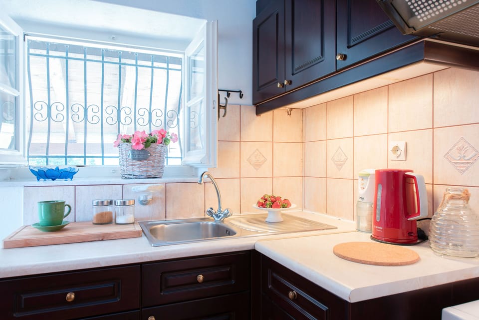 Villa, 2 Bedrooms, Private Pool | Private kitchen | Fridge, microwave, coffee/tea maker, electric kettle