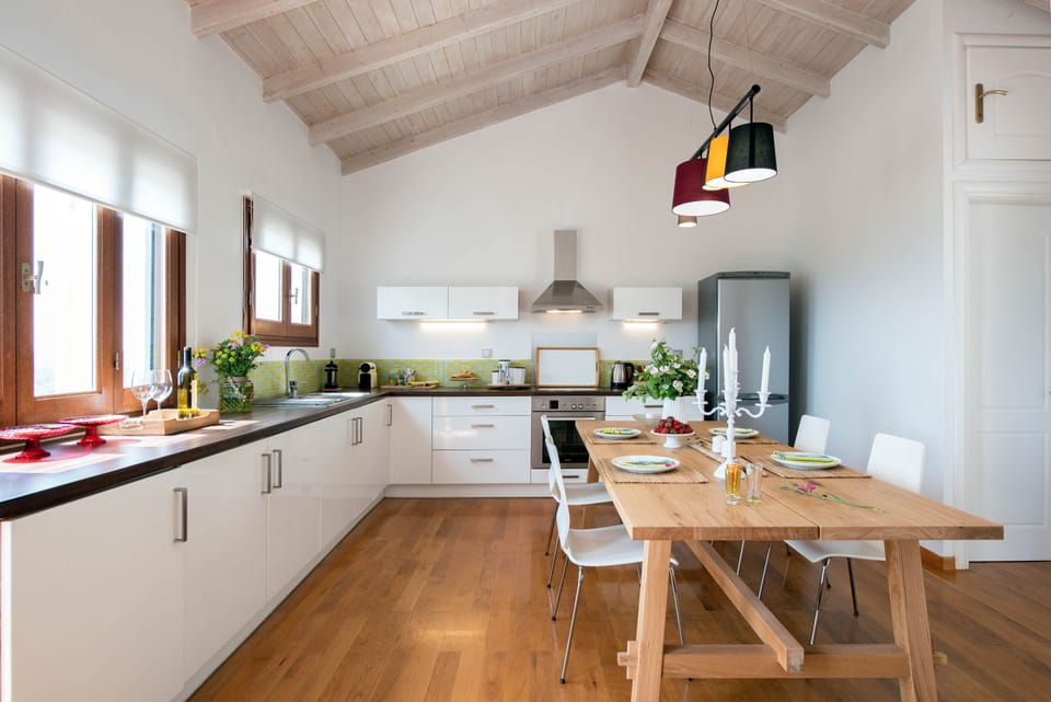 House, 2 Bedrooms | Private kitchen | Full-size fridge, oven, stovetop, dishwasher