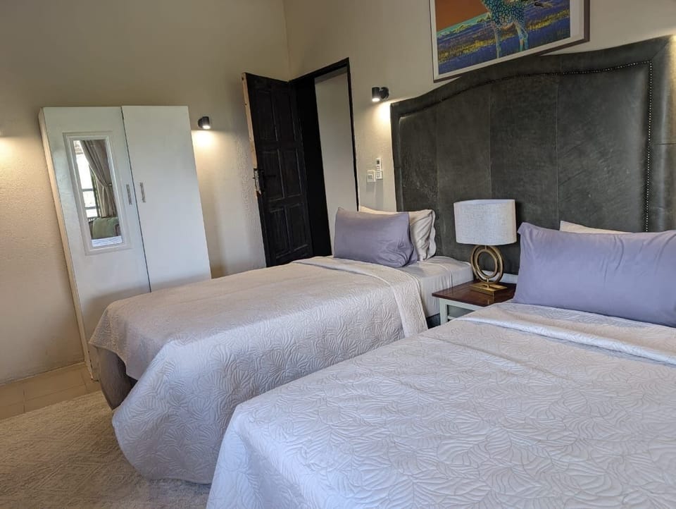 Minibar, soundproofing, free WiFi, bed sheets