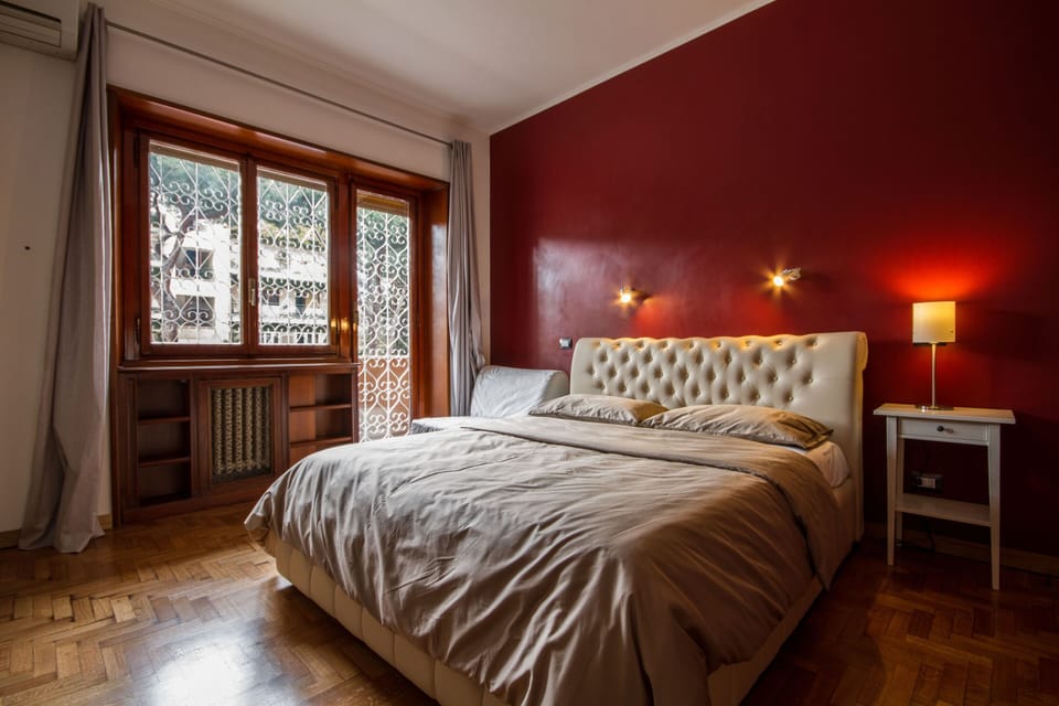 Deluxe Double Room, Ensuite, City View (Camera Matrimoniale) | Desk, laptop workspace, cribs (surcharge), rollaway beds (surcharge)