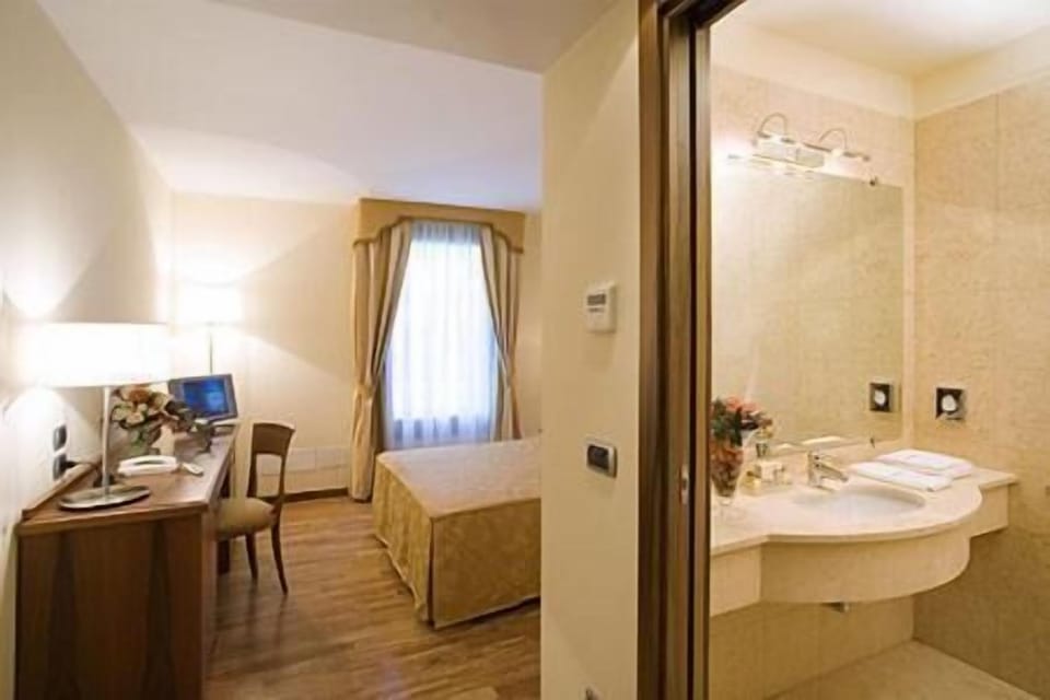 Minibar, in-room safe, desk, soundproofing