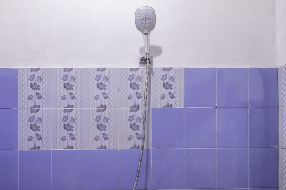 SPOT ON Double | Bathroom | Shower, towels