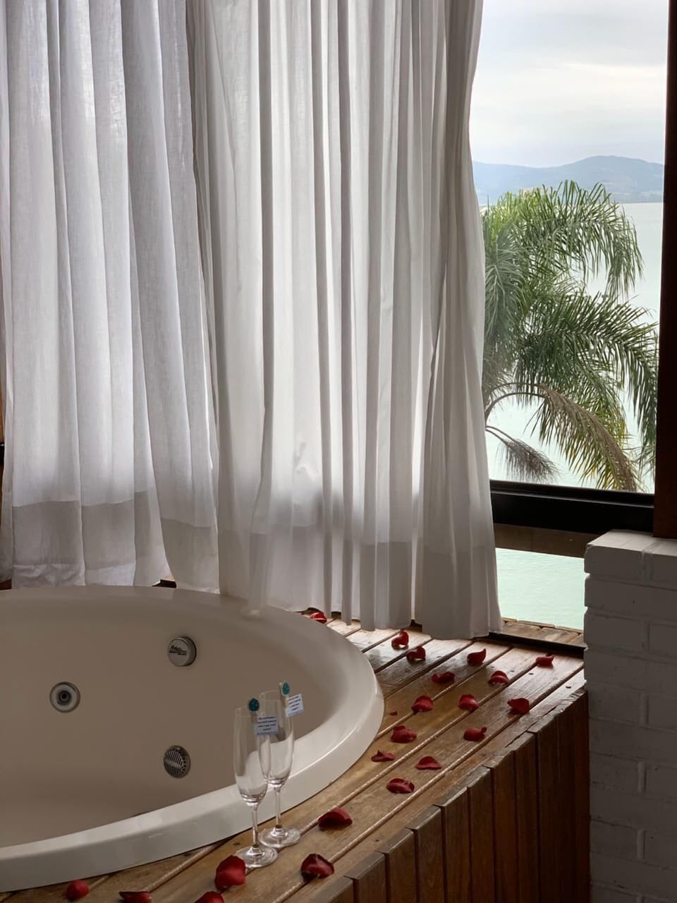 Minibar, bed sheets