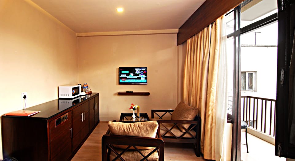 Deluxe Double or Twin Room | Down comforters, Select Comfort beds, minibar, in-room safe