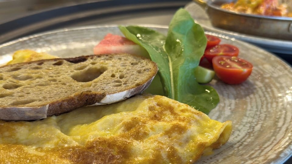 Free daily cooked-to-order breakfast