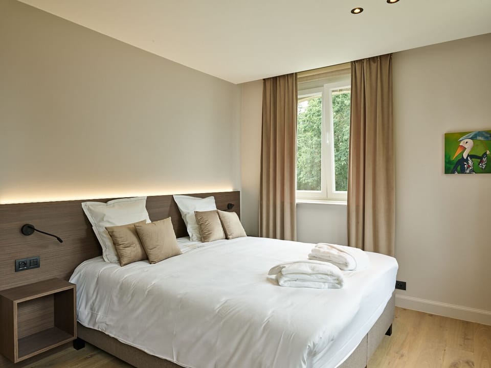 Superior Double Room (Joseph) | Laptop workspace, soundproofing, free WiFi