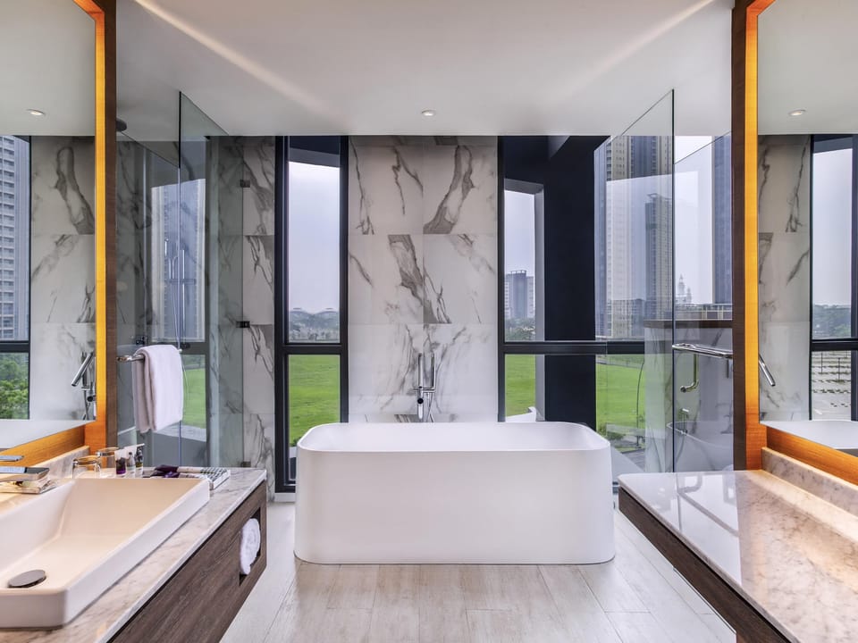 Junior Suite Room, 1 Double Bed | Minibar, in-room safe, blackout drapes, soundproofing