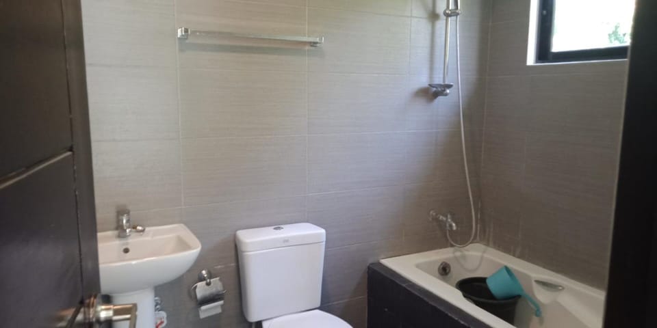 Towels, soap, shampoo, toilet paper