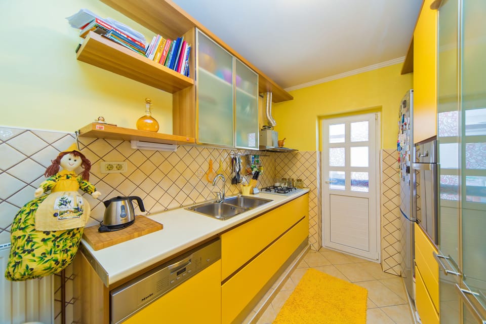 Family Villa | Private kitchen | Full-size fridge, microwave, oven, dishwasher