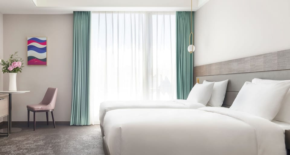 Panoramic Twin Room, 2 Twin Beds, Non Smoking, Bathtub | Premium bedding, down comforters, pillowtop beds, minibar (free items)