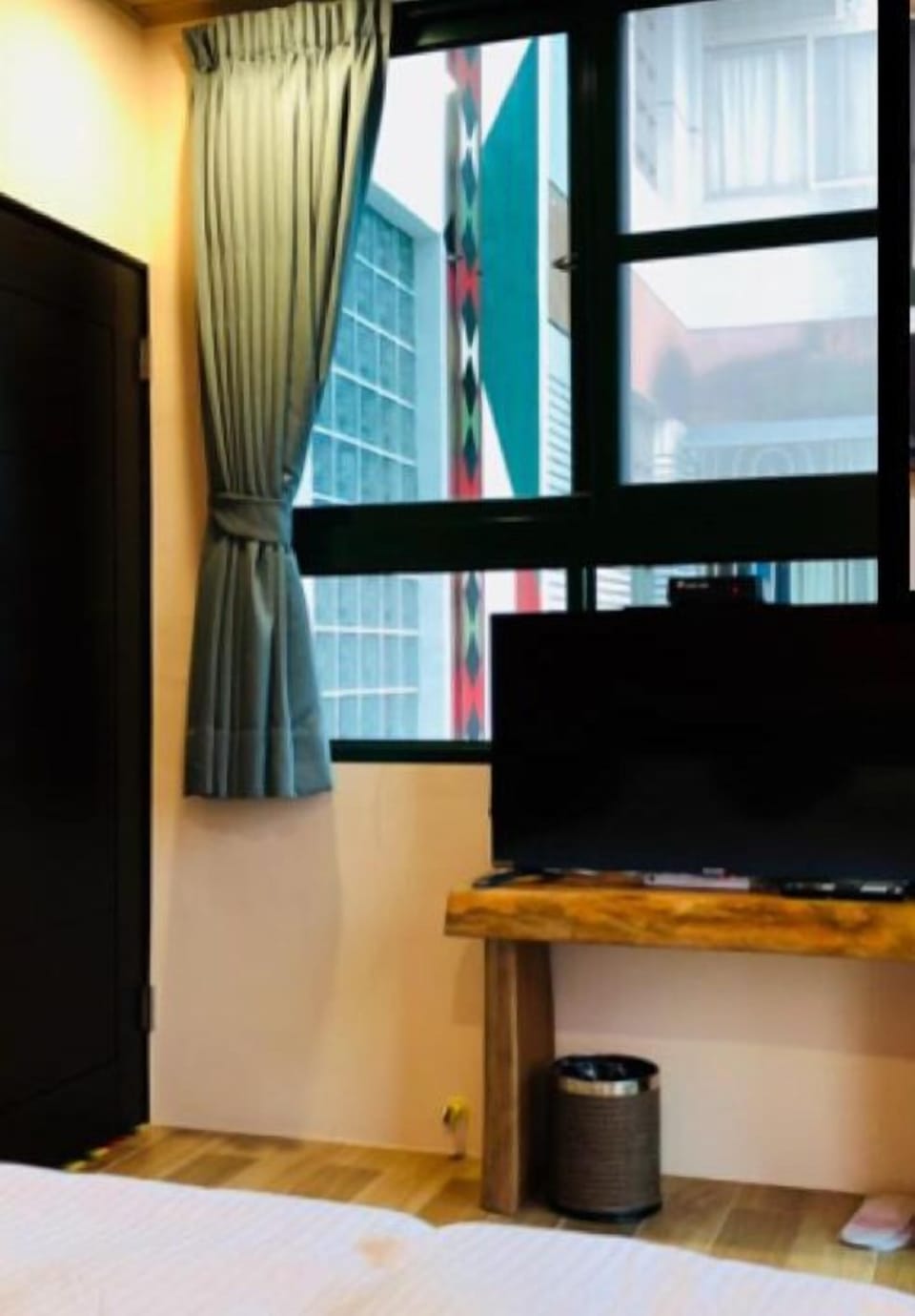 Minibar, free WiFi
