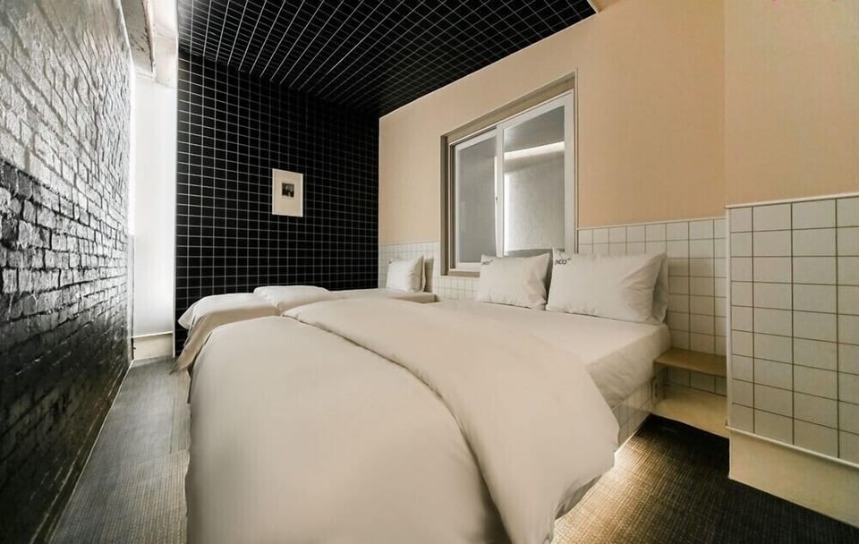 Premium Twin Room | Free WiFi