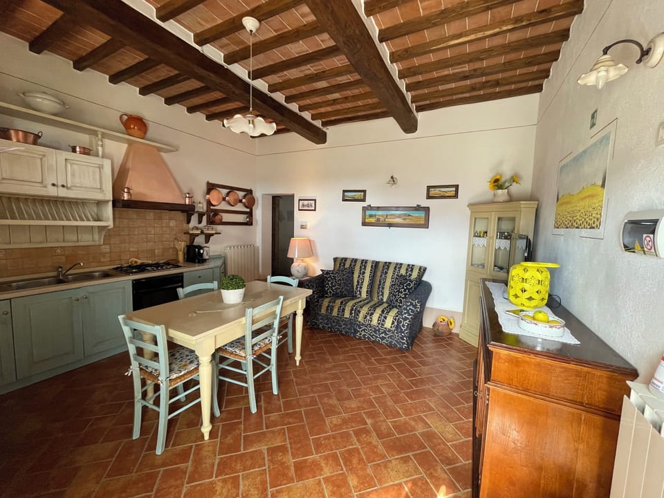 Traditional Apartment, 1 Bedroom | Living room | TV, table tennis