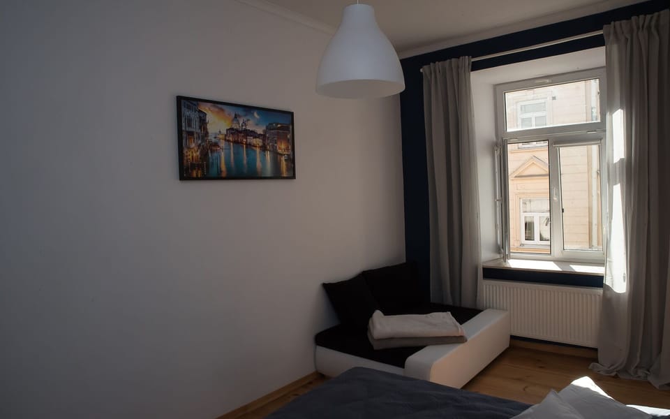 Comfort Apartment | 2 bedrooms, desk, laptop workspace, iron/ironing board
