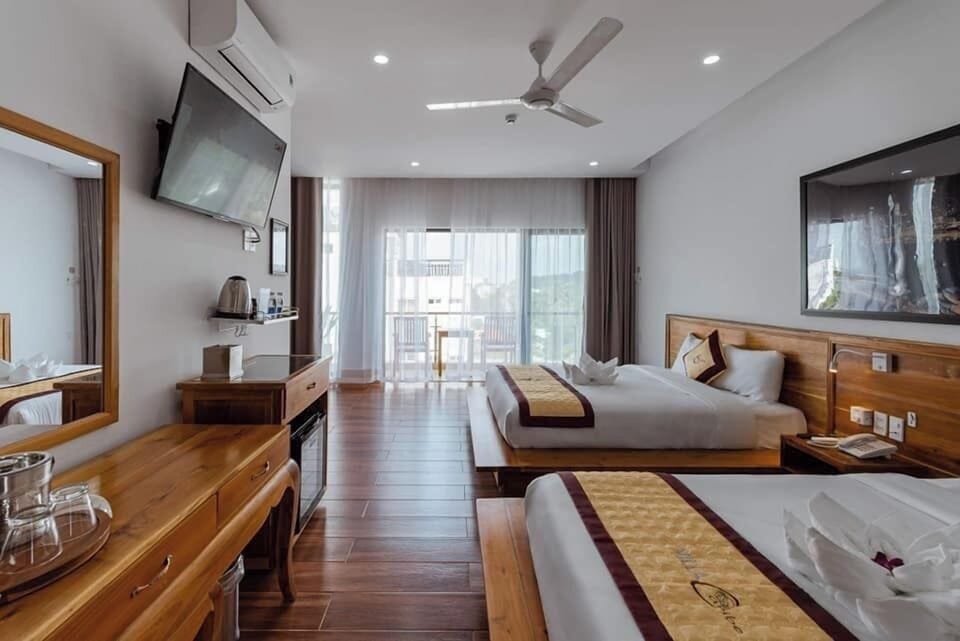 Premium bedding, memory foam beds, minibar, in-room safe