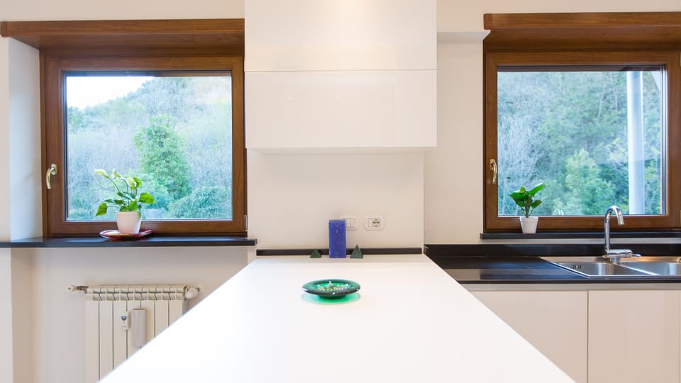 Apartment, 1 Bedroom | Private kitchen | Full-size fridge, microwave, oven, stovetop