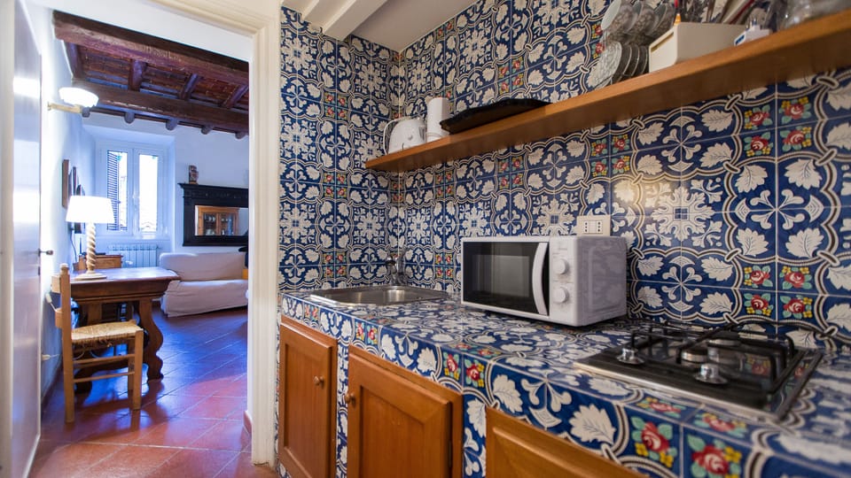 Studio | Private kitchen | Fridge, microwave, stovetop, espresso maker