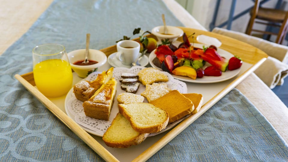 Free daily full breakfast