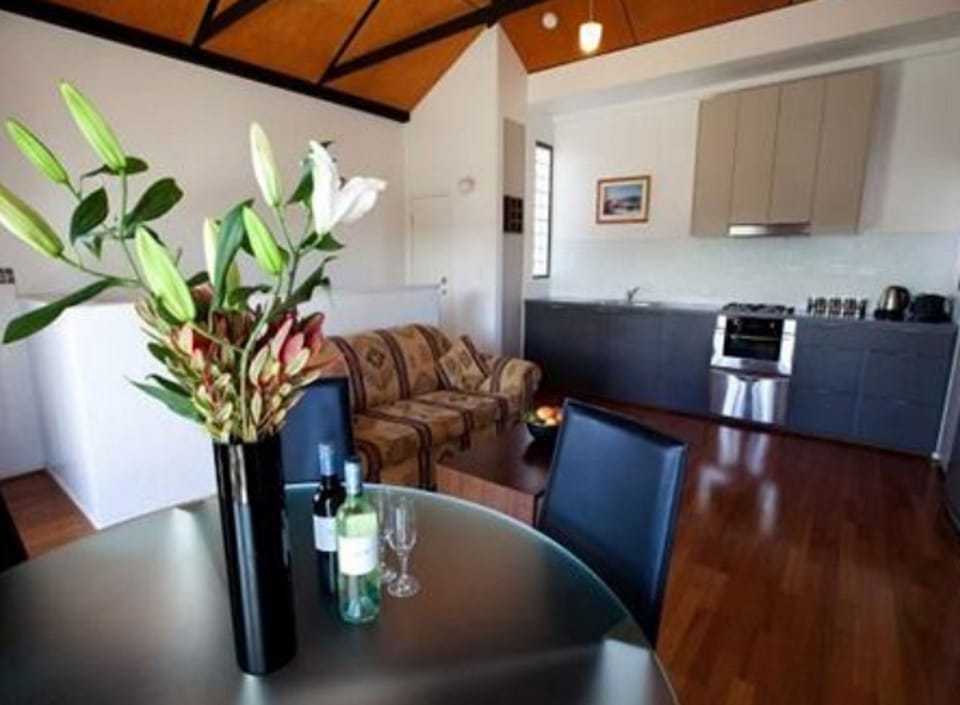 Executive Apartment, 1 Bedroom | Living area | 42-inch flat-screen TV with digital channels, LCD TV, DVD player