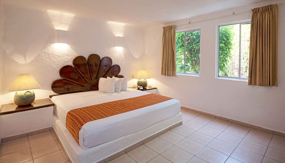 Standard Triple Room | Iron/ironing board (on request), WiFi (free), bed sheets
