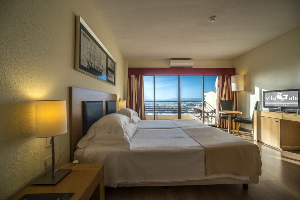 Minibar, in-room safe, desk, blackout drapes