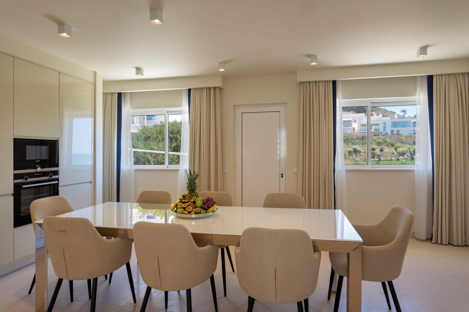 Townhome, 2 Bedrooms, Ocean View, Beachside | Living room | Flat-screen TV