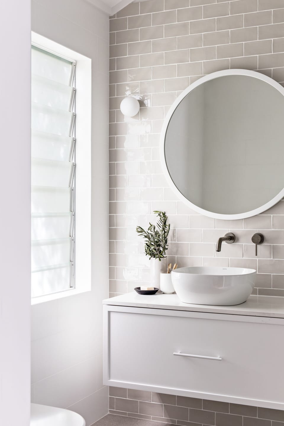 Shower, free toiletries, hair dryer, slippers