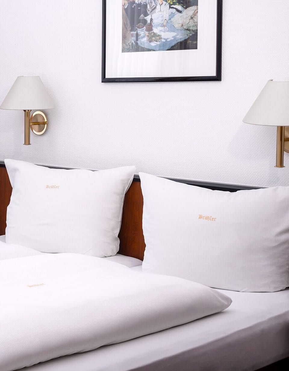 Standard Double or Twin Room | Minibar, desk, laptop workspace, blackout drapes