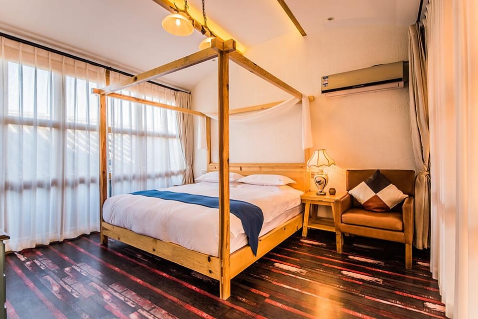 Double Room | In-room safe, desk, WiFi (free)