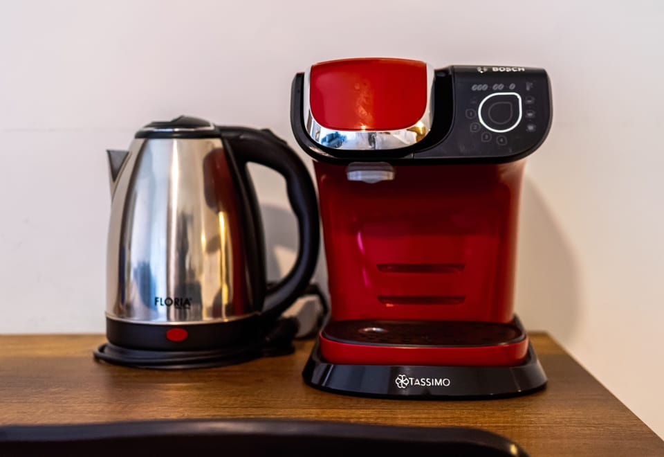 Ground Chic Room | Coffee and/or coffee maker