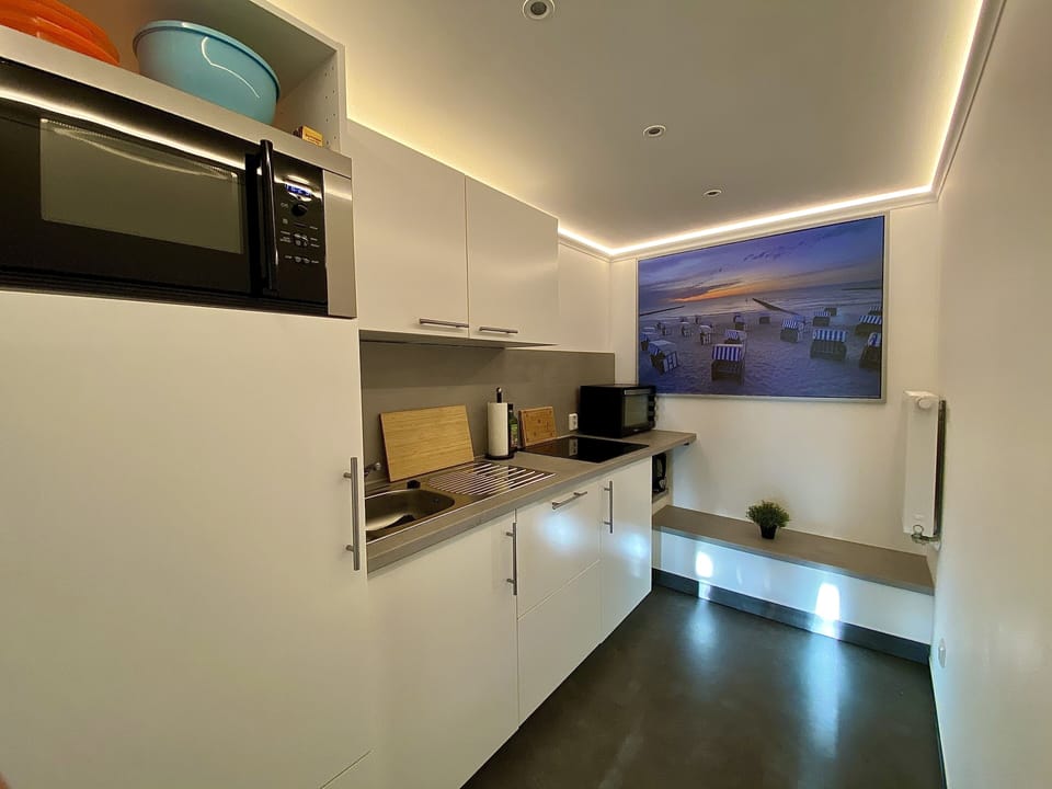 Condo | Private kitchen | Fridge, microwave, coffee/tea maker, electric kettle