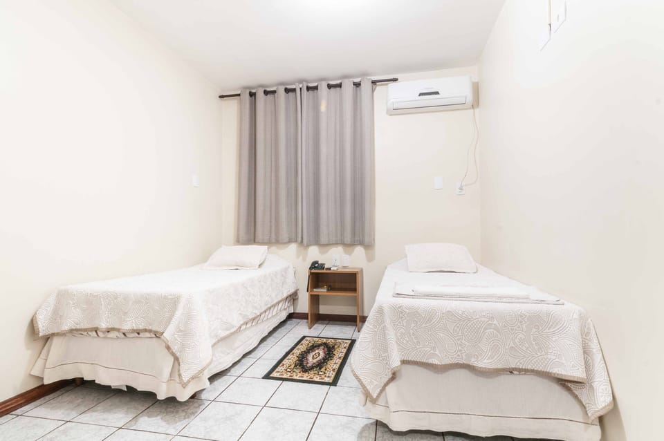 Deluxe Twin Room | Free WiFi, bed sheets