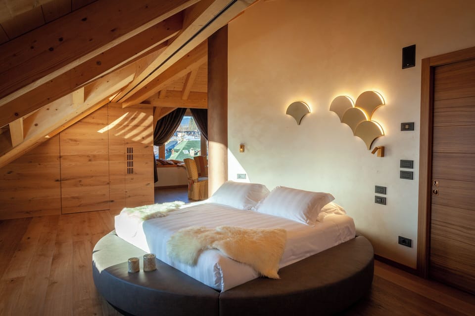 Penthouse Suite | Down comforters, minibar, in-room safe, individually furnished