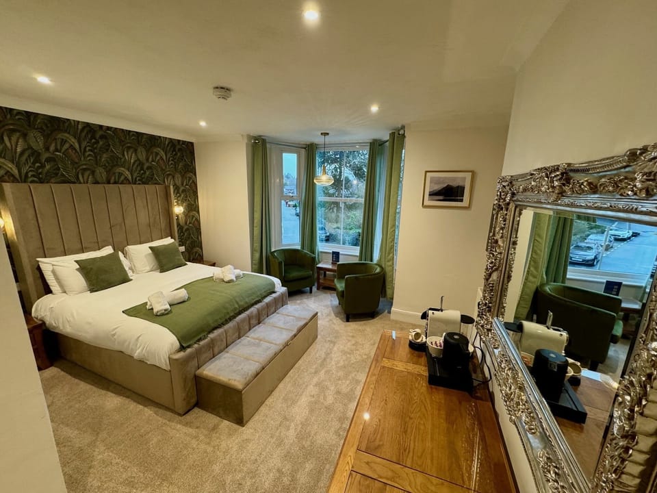 Premium bedding, individually decorated, individually furnished, desk