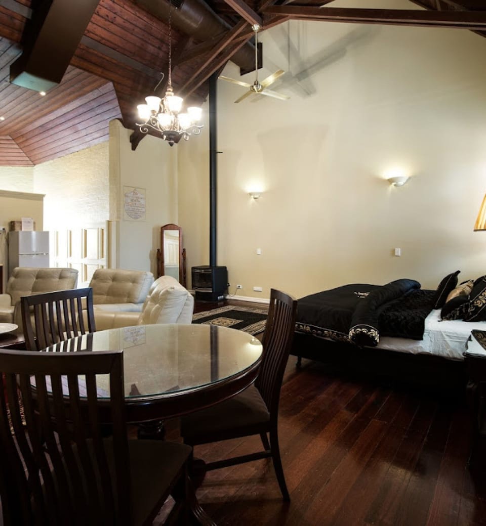 Luxury King Suite | Minibar, desk, laptop workspace, soundproofing