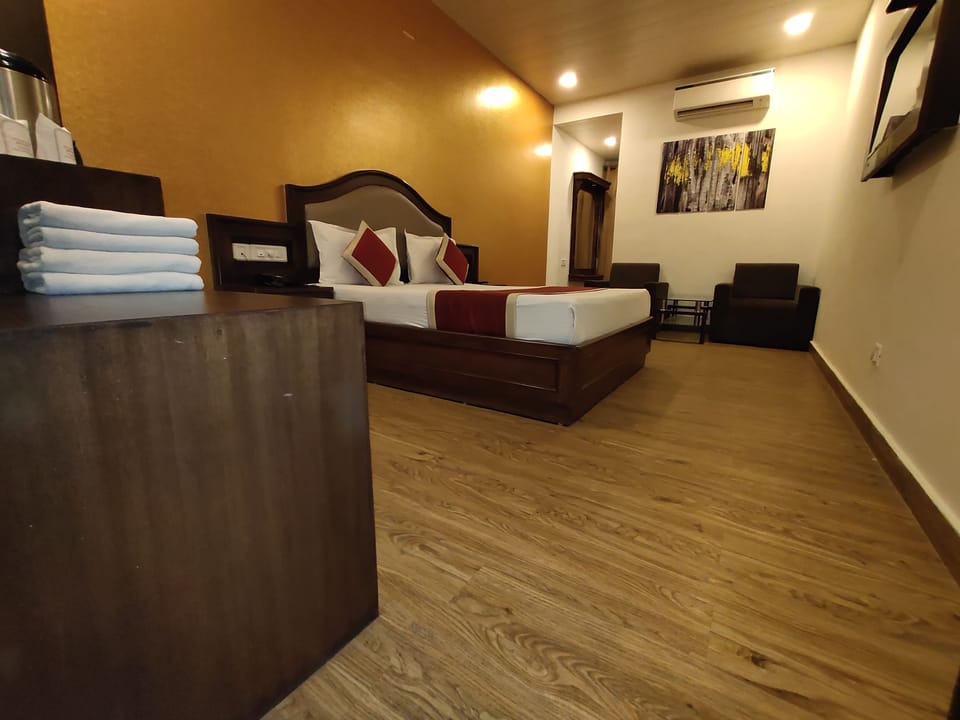 Deluxe Room | Minibar, individually furnished, free WiFi, bed sheets