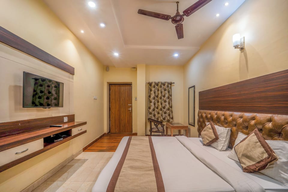 Deluxe Room | Desk, soundproofing